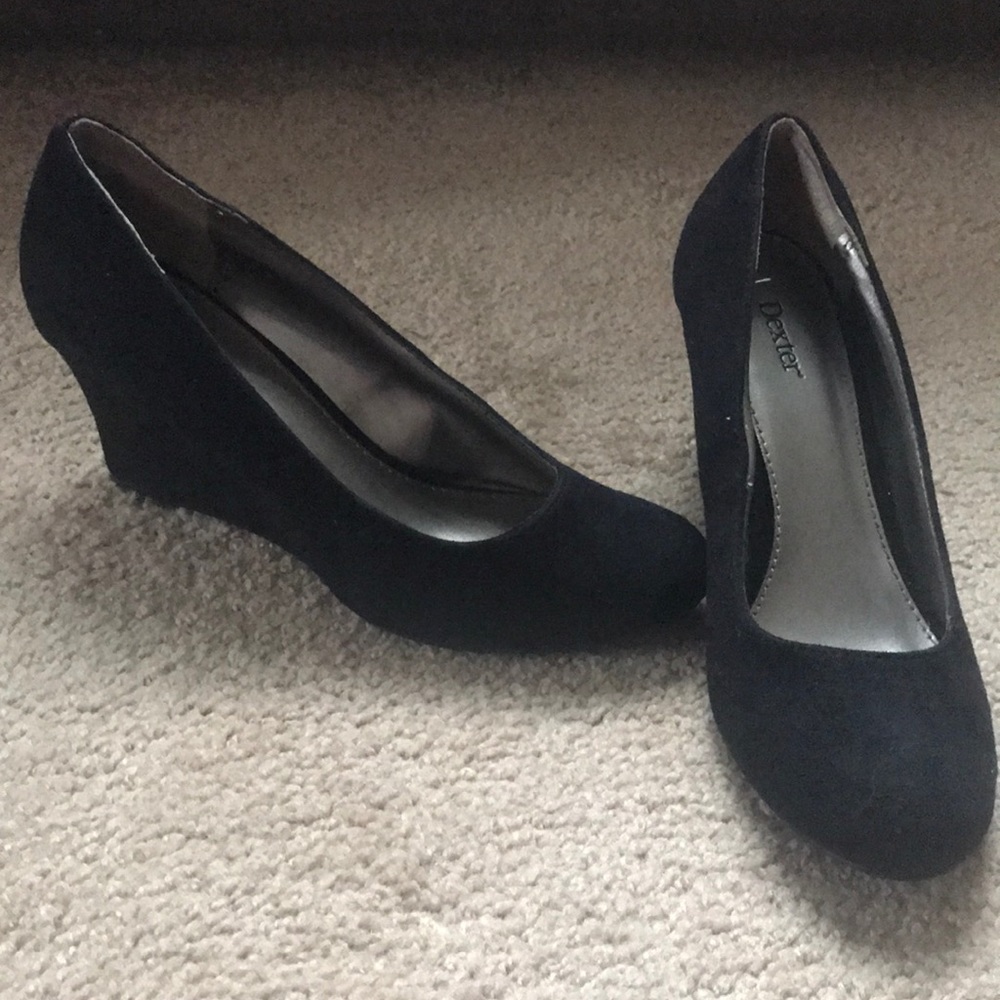 Dexter women’s black suede wedge heels